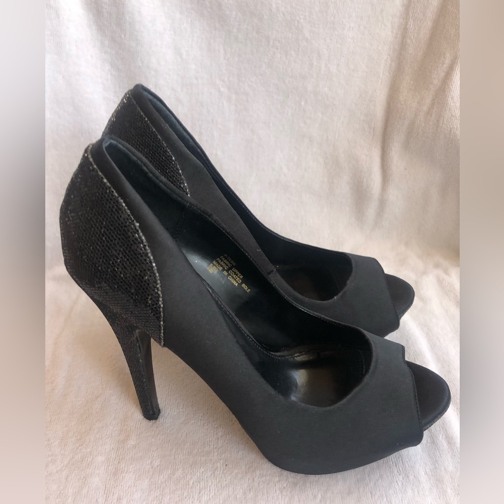 Steven Madden Women’s Tessi Heels